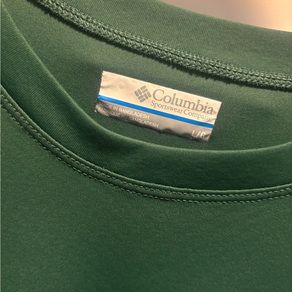 Columbia Men's Forest Green Short Sleeve Tee - Picture 3 of 3